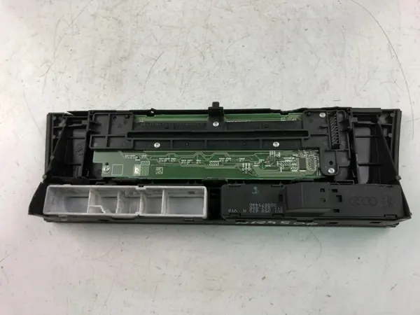 CD-vaihtaja OEM 8K1959673A Audi A4 B8 2010 image 5
