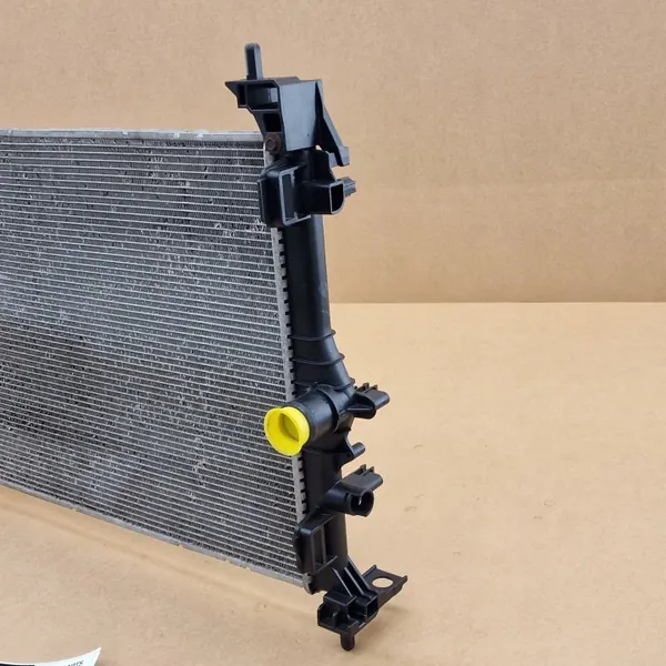 Radiateur d'eau OEM $VH!E 1300368 pour Opel Corsa E image 4