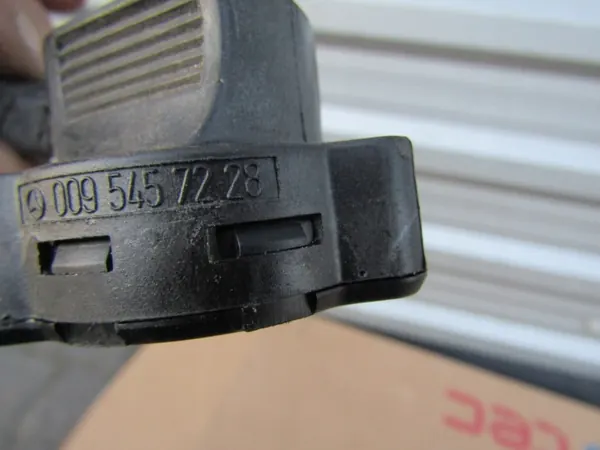 OEM 0095457228 kiinnitystulppa Mercedes W124/W201 image 8