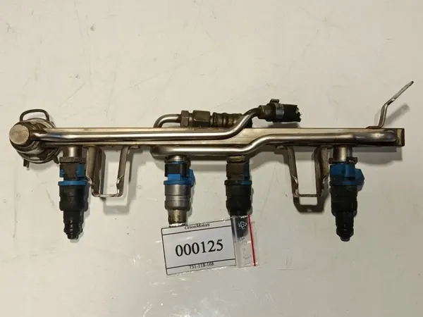 Carril inyector Audi A4 B5 1.6 OEM 06b133551C image 4