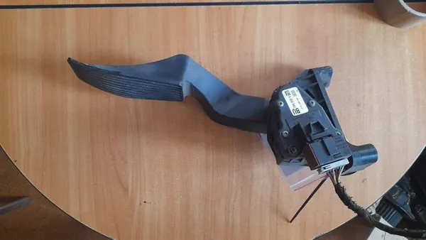 Pedaalpotentiometer OEM 9202342BU voor Opel Zafira B image 2