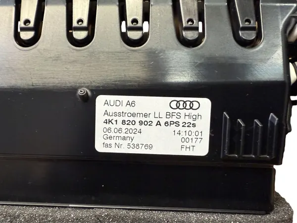 Grelha ventilação painel Audi A6 A7 C8 OEM 4K1820902A image 3