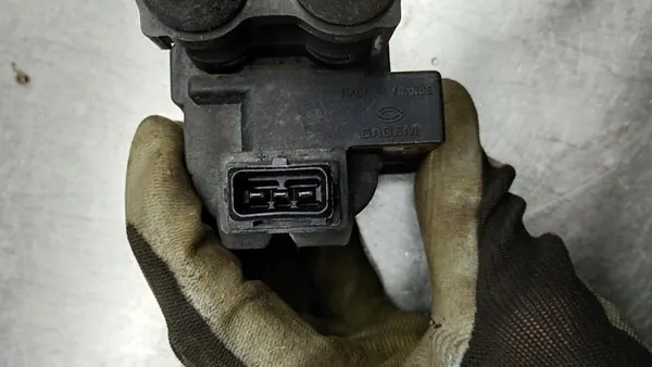 Bobina de ignição Volvo V40 I 2.0B 1997 7700850999 image 4