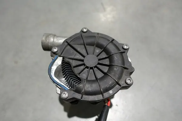 Pompe à air secondaire OEM 04E959231 VW/Audi image 3