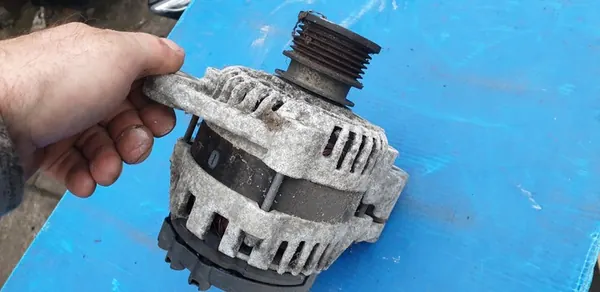 Opel Insignia A 2.0 CDTI Alternator image 3