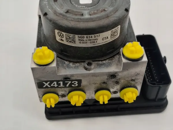 Bomba ABS OEM 5Q0614517 para VW Passat - Usada image 4