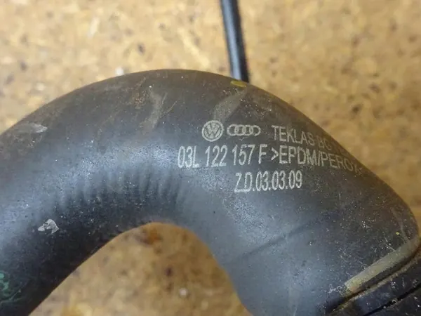 AUDI A4 A5 A6 2.0 TDI Vesisuojat 4F0121081E image 4