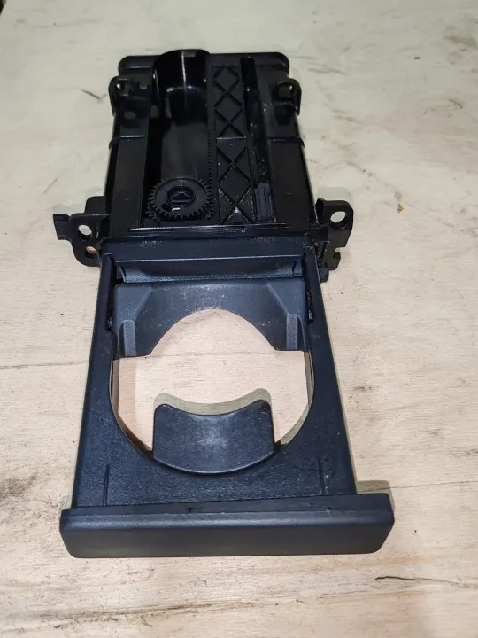 Höger dryckeshållare OEM 55620-02110 Toyota Auris I image 3