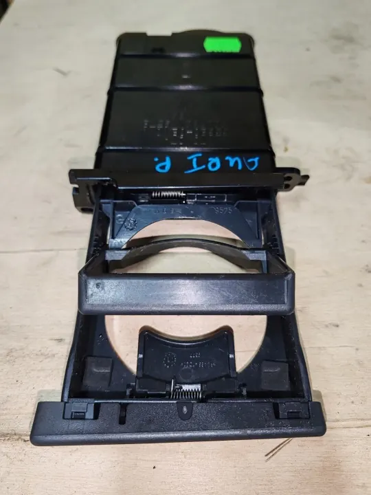 Höger dryckeshållare OEM 55620-02110 Toyota Auris I image 4