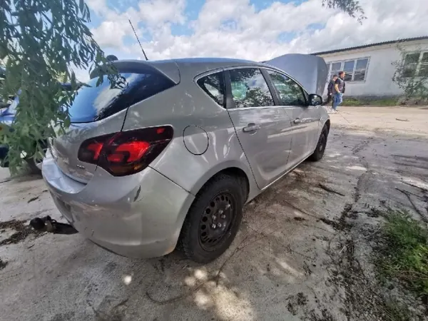 Pakoputken keräin OEM 55565985 Opel Astralle image 10