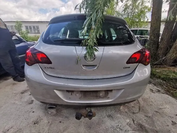 Pakoputken keräin OEM 55565985 Opel Astralle image 9