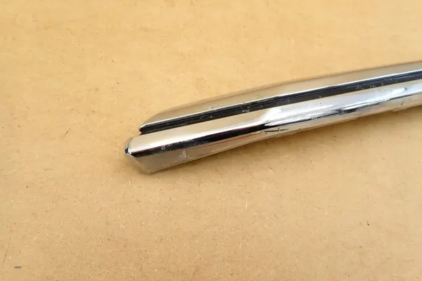 Suzuki OE 7174263T0 Kromlist Framstötfångare Höger image 3