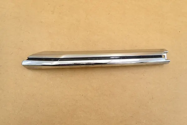 Suzuki OE 7174263T0 Kromlist Framstötfångare Höger image 5
