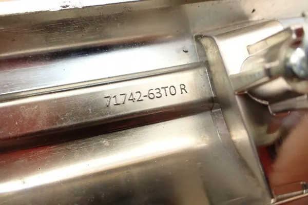 Suzuki OE 7174263T0 Kromlist Framstötfångare Höger image 9