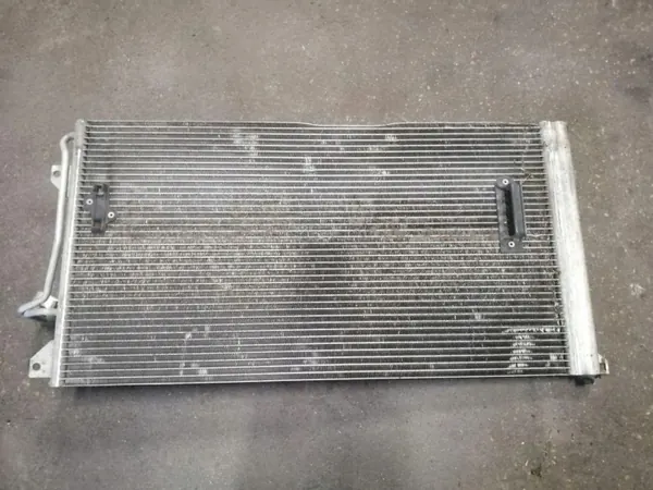 Condensador AC VW Touareg 7L0820411G 3.0L Diesel Usado image 4
