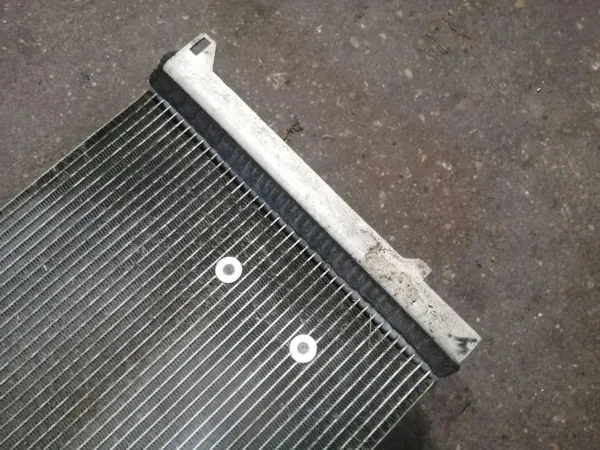 Condensador AC VW Touareg 7L0820411G 3.0L Diesel Usado image 5