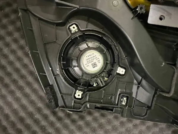 Salpicadero Tesla Model 3 OEM 108340105IVV - Usado image 7