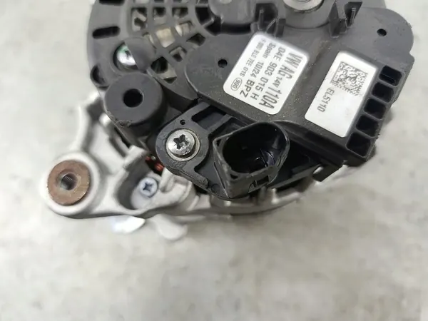 ALTERNATORI VW GOLF VII 1.4 TSI 04E903015H image 8
