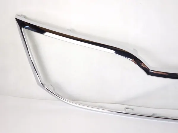 SKODA OCTAVIA 3 III GRILL FRAME CHROME 5E0853761C image 5