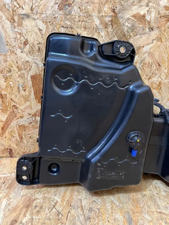 Tanque AdBlue OEM 5QF131877 para VW Tiguan II Skoda Kodiaq image 9