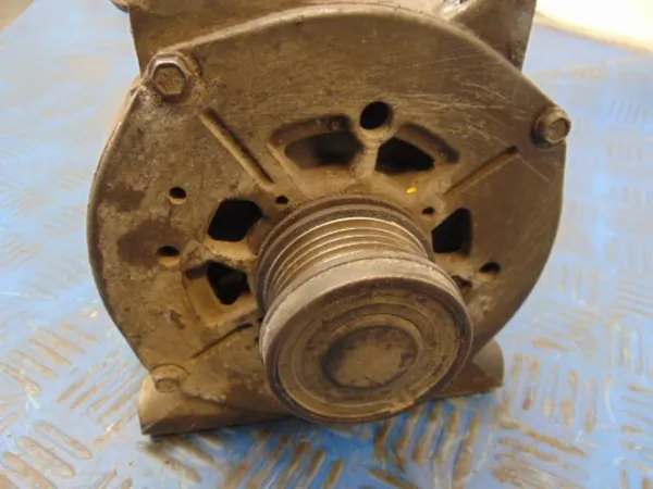 MERCEDES VANEO 1.7D Vaihtovirtageneraattori A6681540302 image 2