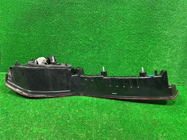 Höger baklykta Renault Megane IV Kombi 265500266R image 9