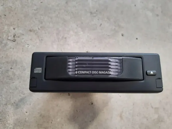 Changer CD BMW OEM 9131850 pour 5 Series Touring image 2