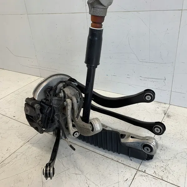 Mozzo di sterzo posteriore destro Audi A5 2.0 TDI image 3