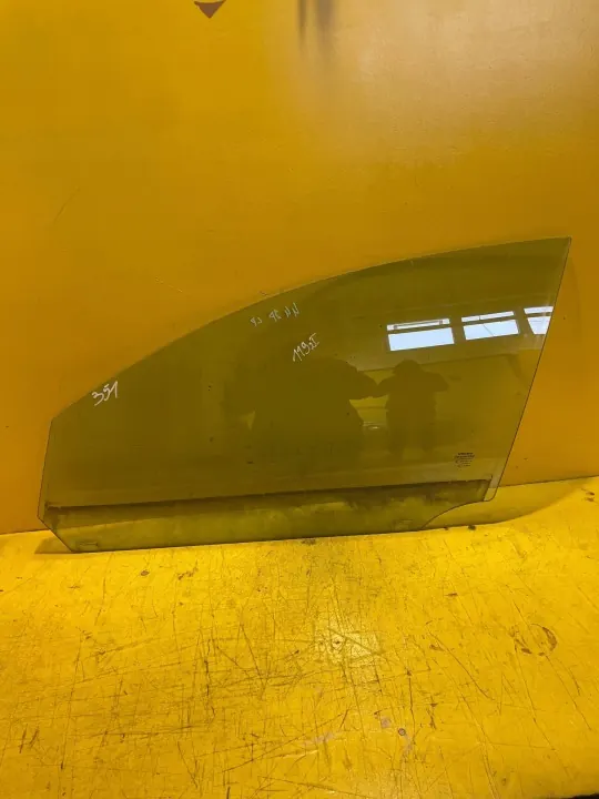 Volvo V60 2012 Etuoven Lasioikea OEM E243R001106 image 2