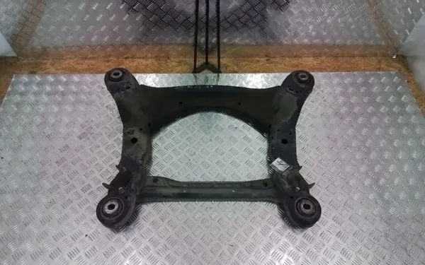 OEM Wrakowisko-1269- Suporte suspensão dianteira Audi A6 image 2