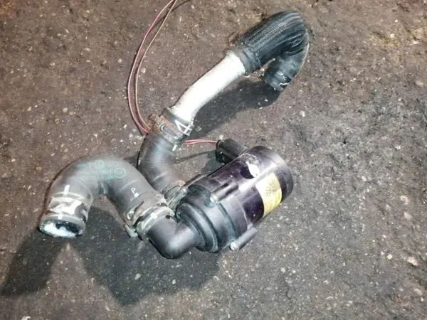 Audi Q7 (4M) hulpverwarming circulatiemotor OEM 7L0965561J image 2
