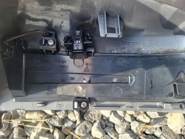 Mercedes E W212 rechter Spiegelgehäuse OEM A2129067301 image 3