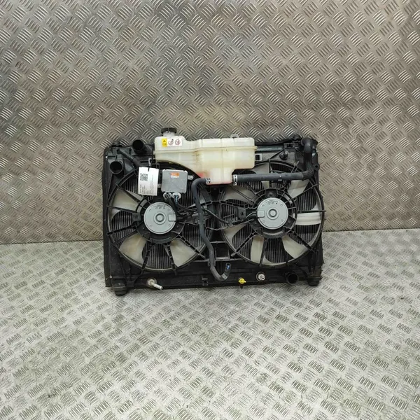 Pieza refrigeración Lexus OEM 1680002590 IS III 2.5L image 2