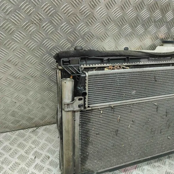 Pieza refrigeración Lexus OEM 1680002590 IS III 2.5L image 8