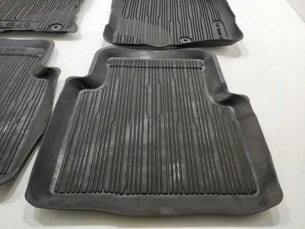 Tapetes de borracha OEM Ford Kuga MK3 2019-2024 image 3