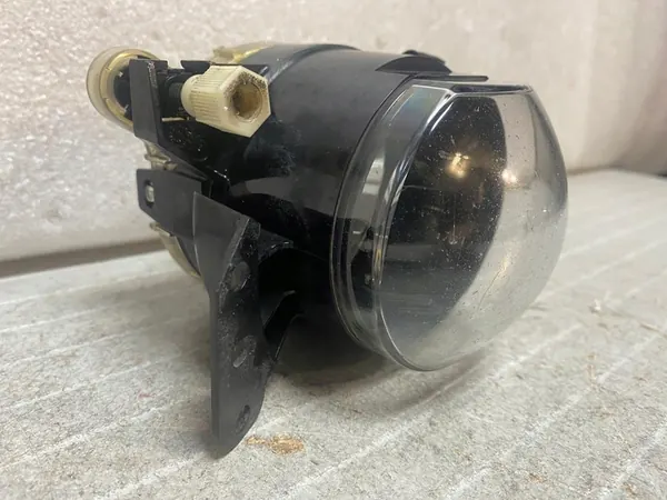 Farol de neblina halógeno esquerdo BMW E90 E60 image 4