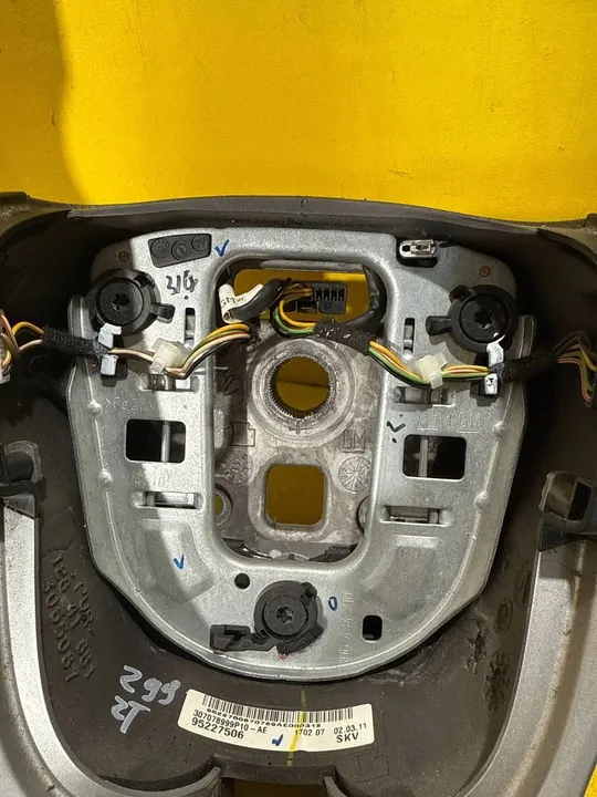 Volante Chevrolet Cruze OE 95227506 image 3