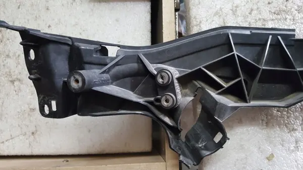 Vasen ajovalaisintuki OEM 8T0805607D Audi A5/S5/RS5 image 6