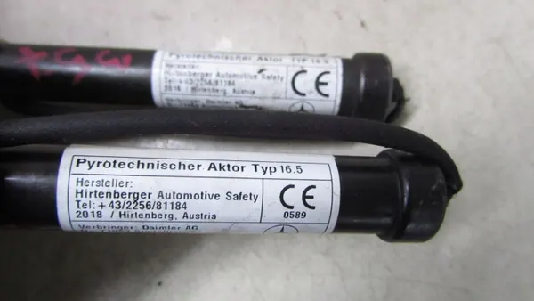 Bisagra capó Mercedes OEM 029/357 W177 - Usado image 3