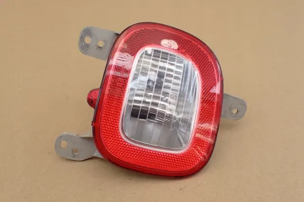 Fiat Panda III Luz de Marcha Atrás Derecha OEM 51848137 image 5