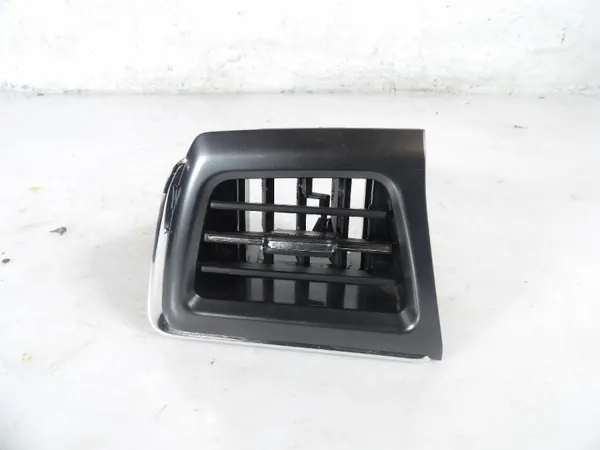 SsangYong Tivoli Grand linker luchtrooster OEM 69630-35300 image 2