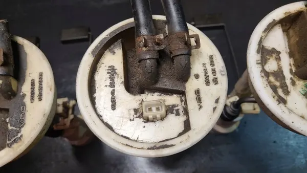 VW T4 Brandstofniveau Sensor Float 701919183B image 2