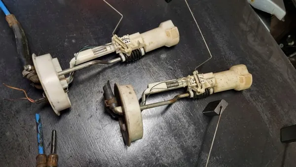 VW T4 Brandstofniveau Sensor Float 701919183B image 5