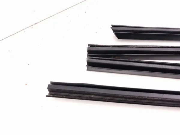 Junta de ventana delantera OEM AMD215244 para Maserati image 5