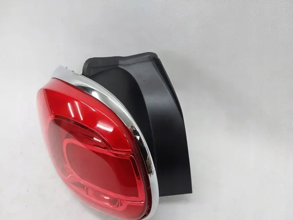 Luz trasera izquierda Fiat 500L image 6