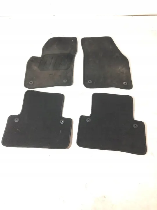 Tapis de voiture Volvo V50 OEM 31332127 - Occasion image 2