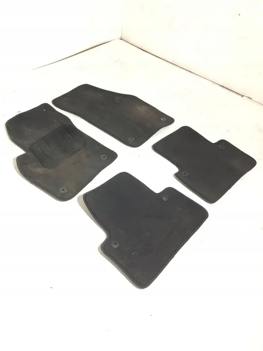 Tapis de voiture Volvo V50 OEM 31332127 - Occasion image 3