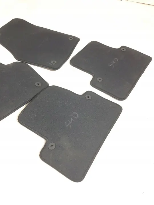 Tapis de voiture Volvo V50 OEM 31332127 - Occasion image 7