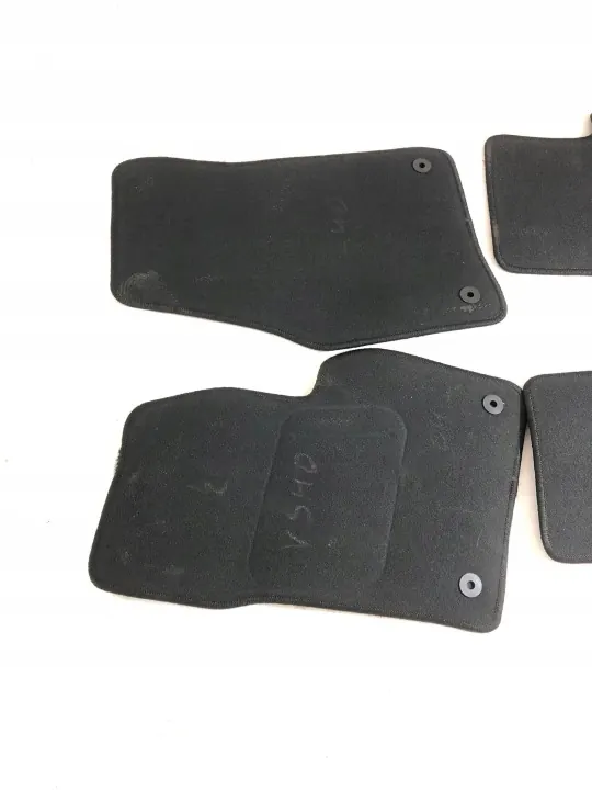 Tapis de voiture Volvo V50 OEM 31332127 - Occasion image 8