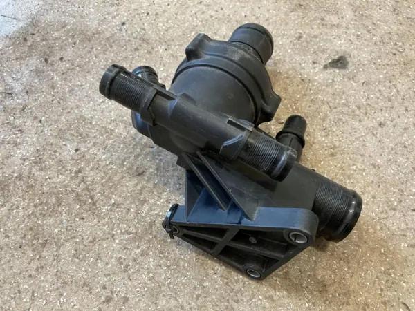 Termostaatti OEM A6262000115 Mercedes C-luokka W205 image 10
